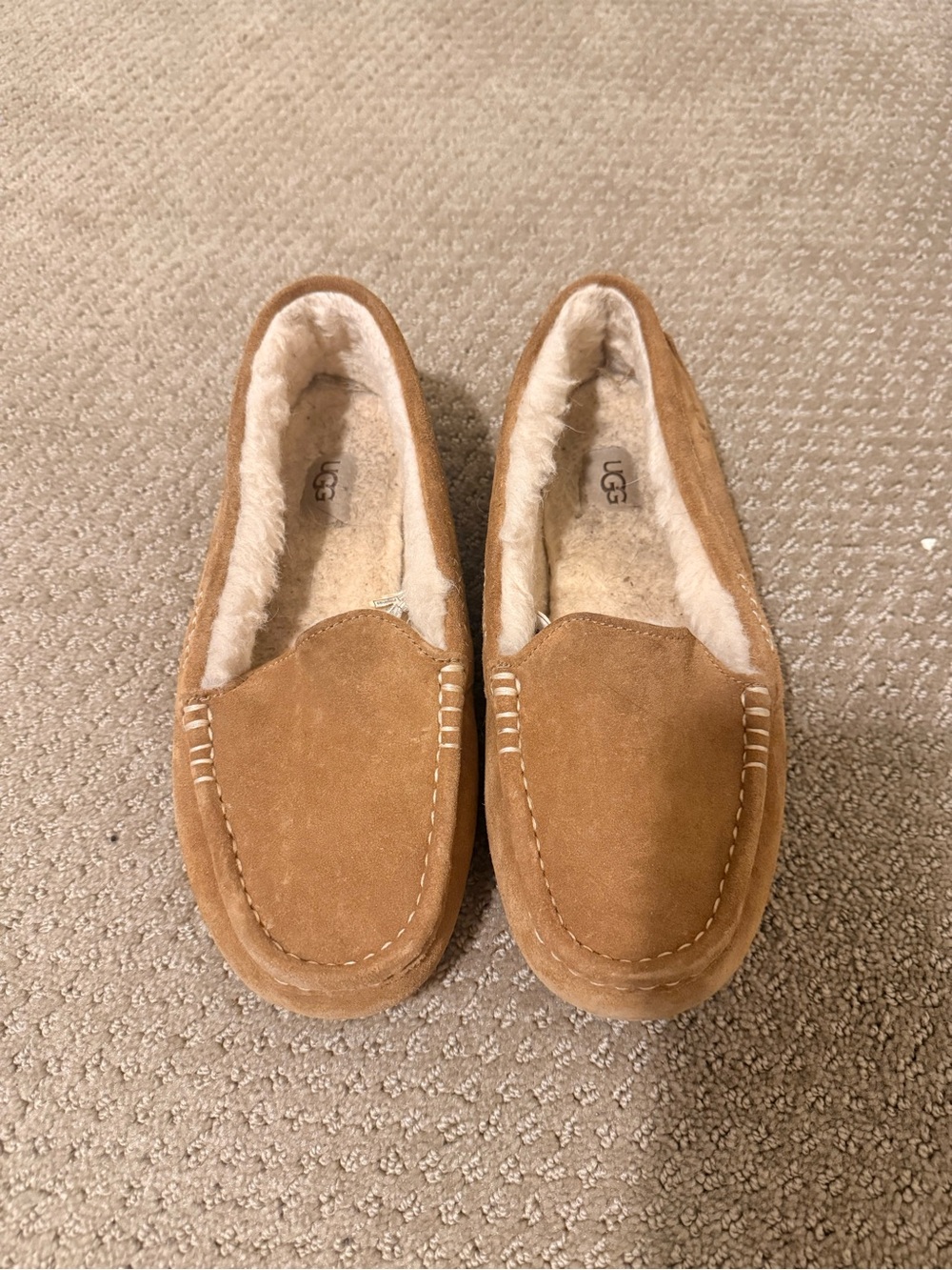 UGG Women’s Suede Moccasin Slippers - Chestnut Brown size 8